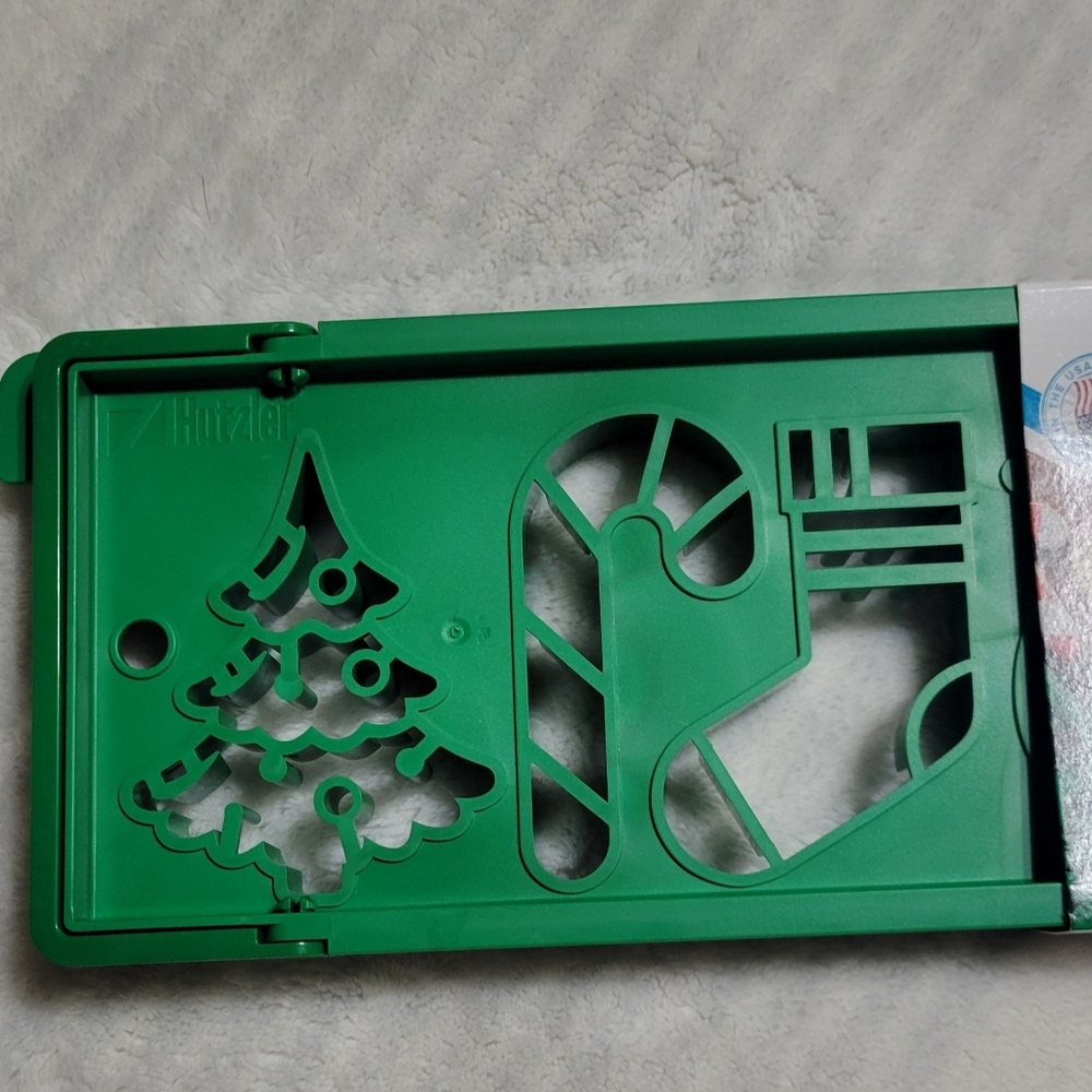 🌞Green Holiday Cookie Cutter Set - Picture 3 of 6
